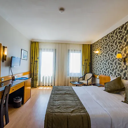 Eden Gardens 4*