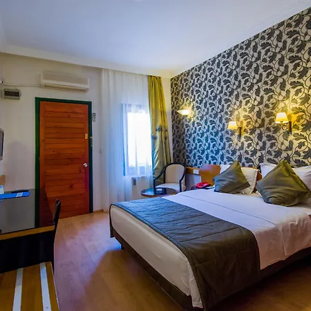 Eden Gardens Hotel