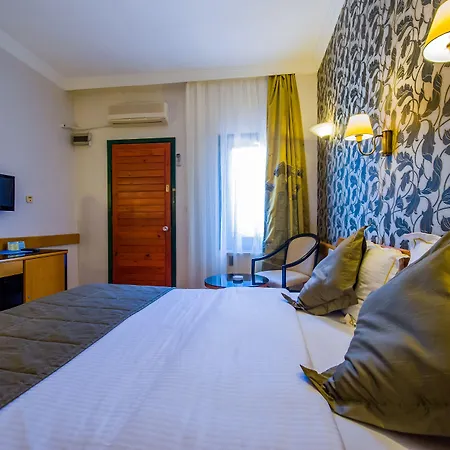Eden Gardens Hotel