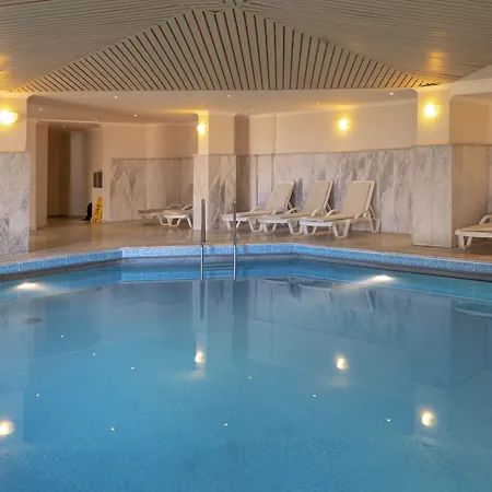 Eden Gardens Hotell 4*