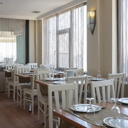 Hotel Eden Gardens 4*