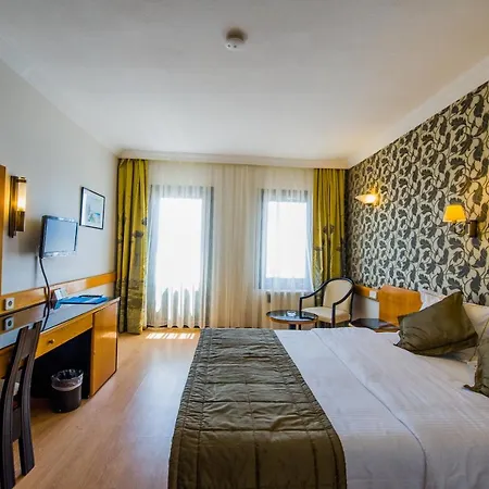 Hotel Eden Gardens 4*